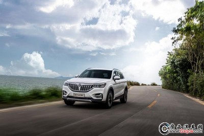 名導(dǎo)陸川或成華晨中華V6車(chē)主亮相上市現(xiàn)場(chǎng)