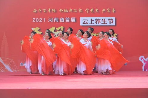 書法達人揮毫寫下 思利及人 近40 高溫下的這場活動,火爆全場